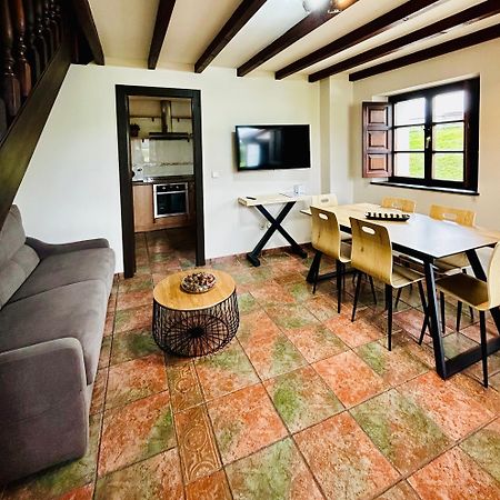 Casa y Apartamentos La Maestra Arriondas Bagian luar foto